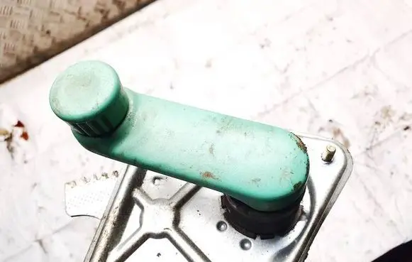 Renault Twingo I Front door window winding handle 