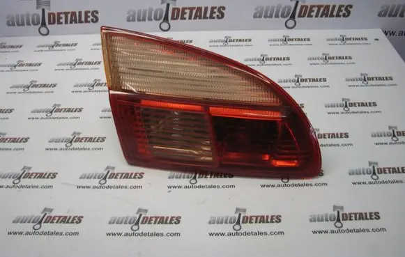 Toyota Avensis T220 Tailgate rear/tail lights 89022026