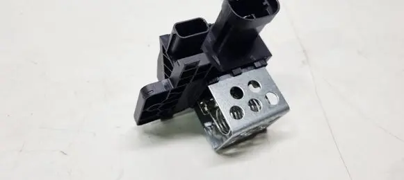 Renault Clio V Coolant fan relay 255503792R