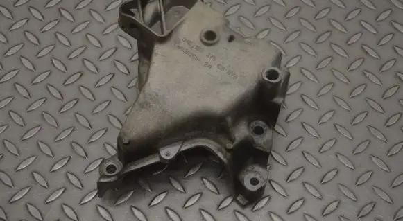 Volkswagen Polo V 6R Engine mounting bracket 04E199275
