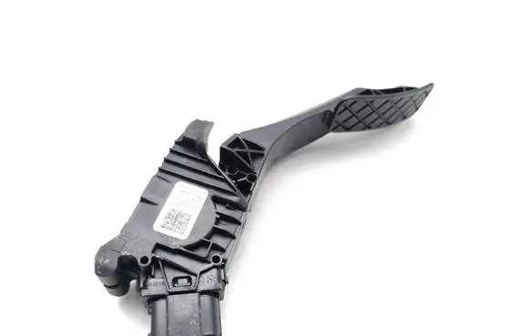 Volkswagen Taigo Accelerator throttle pedal 2Q2723503A 6PV01062187
