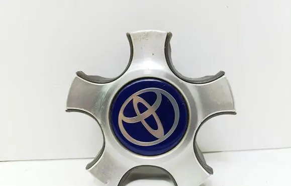 Toyota Avensis Verso Original wheel cap 