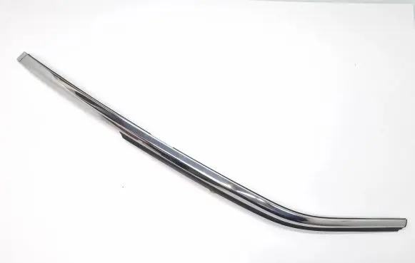 Rear fender molding trim