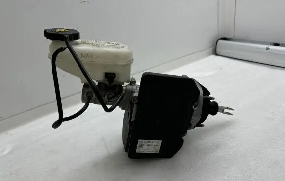 Tesla Model S Master brake cylinder 104388500B 20551466 0204N00030