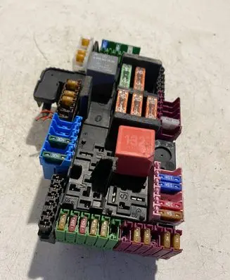 Mercedes-Benz C AMG W205 Fuse module A2059068501 ZGS003