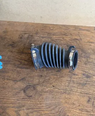 Air intake hose/pipe