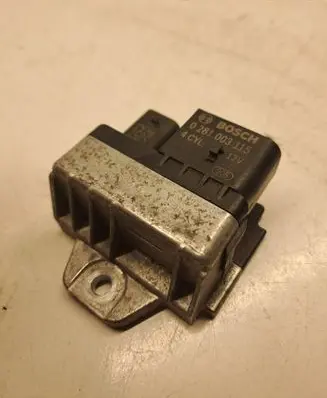 BMW 5 F10 F11 Glow plug pre-heat relay 10213526 160613 60106