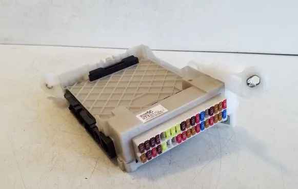 Toyota Corolla E210 E21 Fuse module 63589313 8273002P80A 8273002P80