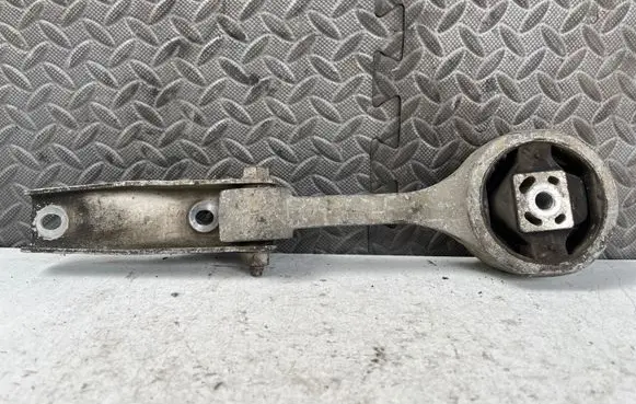 Skoda Fabia Mk1 (6Y) Gearbox mounting bracket 6Q0199851A