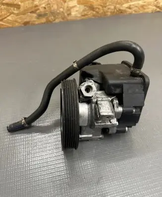 Mercedes-Benz C W204 Power steering pump