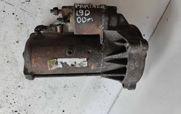 Peugeot 206 Starter motor D7R27