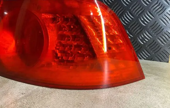 Volkswagen Phaeton Rear/tail lights 333156R