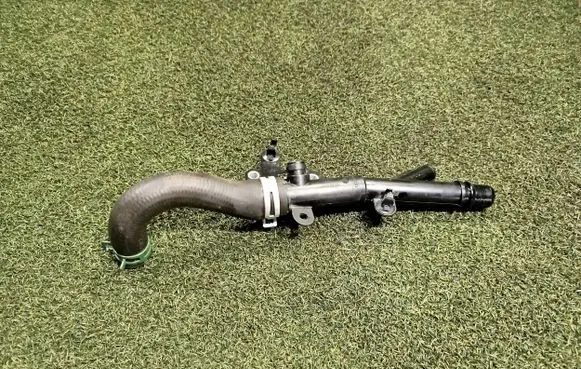 Opel Vivaro Coolant pipe/hose 1320921