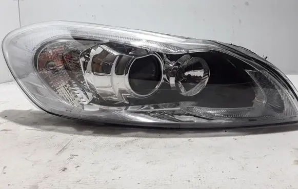Volvo C70 Headlight/headlamp 31299789