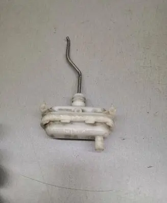 Volkswagen Golf III Central locking vacuum pump 3A9862159A