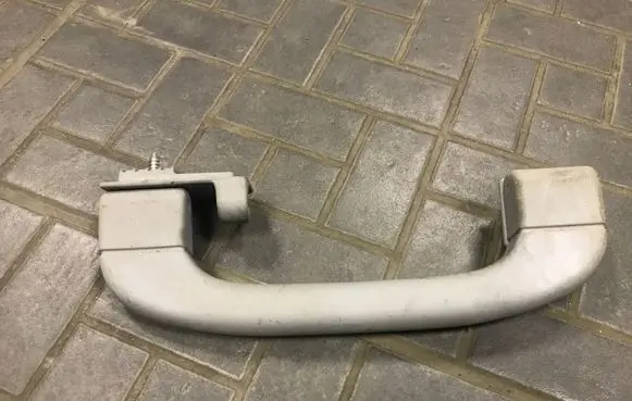 BMW 1 E81 E87 Rear interior roof grab handle 9143529