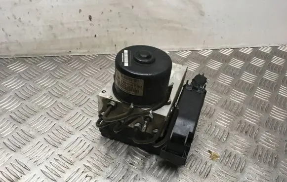 Mercedes-Benz C AMG W203 ABS Pump 06740822814643 113941293 0435458728