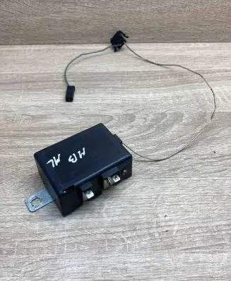 Mercedes-Benz ML W163 Aerial antenna amplifier 1638200289 17551