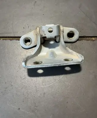 Hyundai Sonata Rear door lower hinge