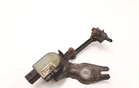 Headlight/headlamp level sensor