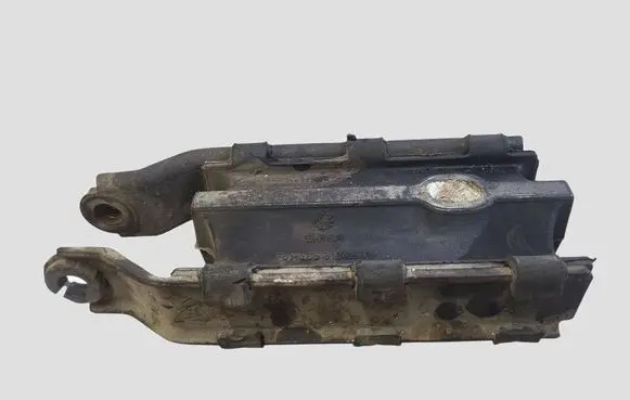 Volvo V70 Engine mount bracket 31262935 8G9N6P082BA