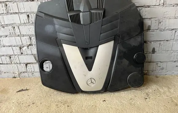 Mercedes-Benz E W211 Engine cover (trim) A6420100167