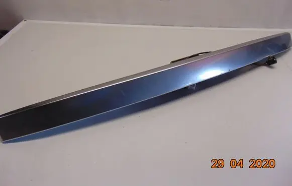 Jeep Grand Cherokee (WK) Trunk door license plate light bar 55157359AA