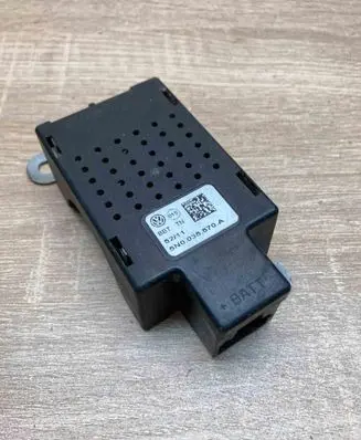 Volkswagen Tiguan Aerial antenna amplifier 5N0035570A