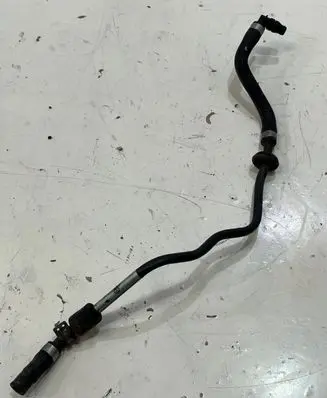 Volkswagen Touareg II Engine coolant pipe/hose