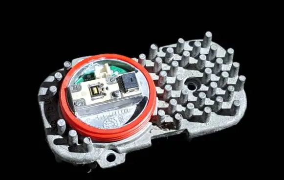 BMW X5 E70 LED ballast control module 1305715084
