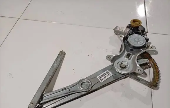 Toyota Corolla Verso AR10 Sliding door window regulator with motor