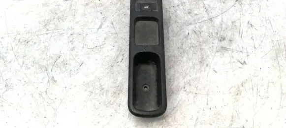 Nissan Primera Electric window control switch 82961AV760