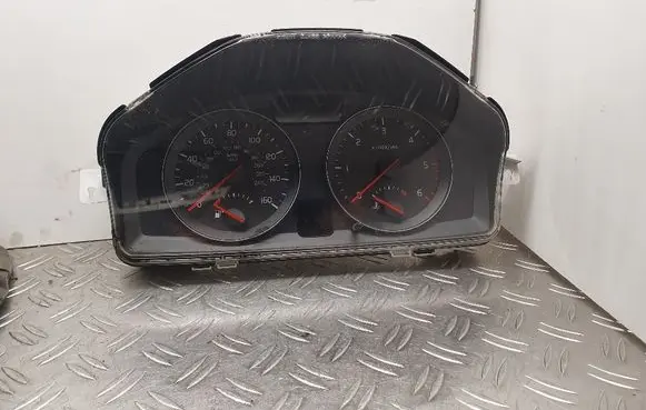 Volvo S40 Speedometer (instrument cluster) 31254779