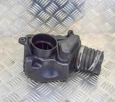 Mercedes-Benz C W203 Other engine bay part A2710900804