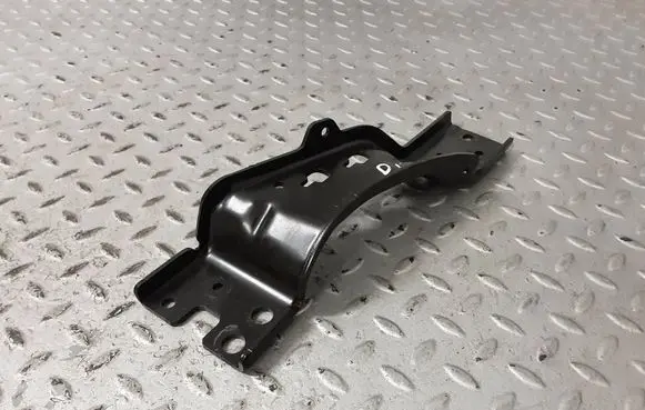 BMW X1 U11 Radiator support slam panel bracket 8737259 51118737259