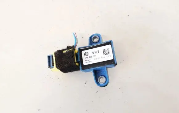 Volkswagen Scirocco Airbag deployment crash/impact sensor 1k8955557 5wk44008