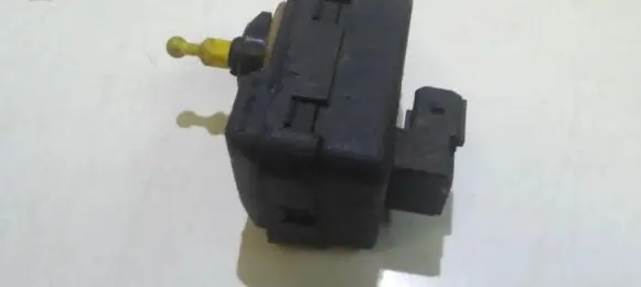 Renault Laguna I Headlight level adjustment motor 