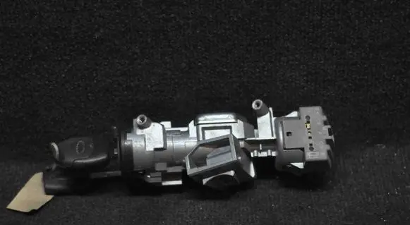 Ford C-MAX II Ignition lock 3M513F880AC