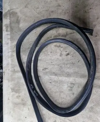 Ford Kuga I Rear door rubber seal (on body)