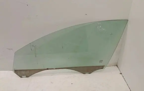 Volvo V50 Front door window glass four-door 43R001105 E000186 DOT57M20AS2