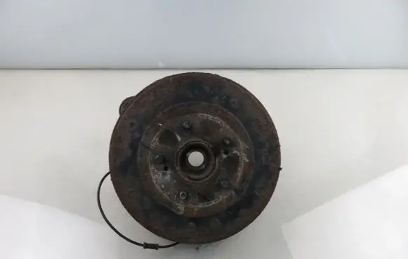 Suzuki Grand Vitara II Stub axle 