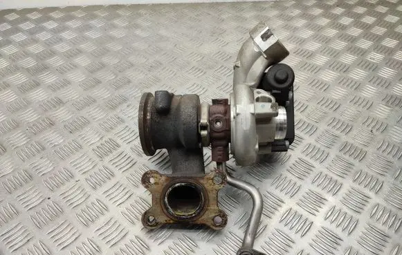 Audi Q2 - Turbo 04E145722G 04E145725