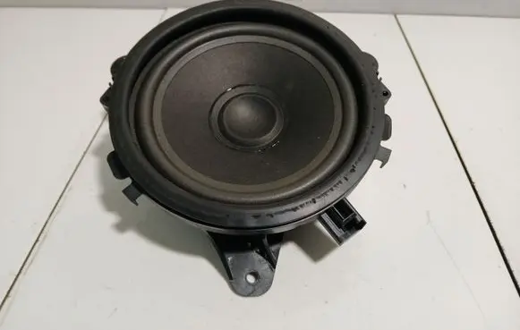 Volvo XC90 Front door speaker 30797139