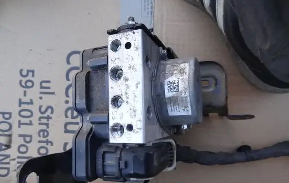 Peugeot 308 Master brake cylinder 9805825380