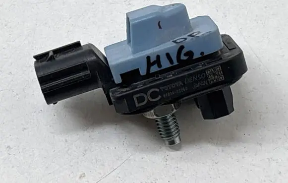 Toyota Highlander XU70 Airbag deployment crash/impact sensor 8983A02050