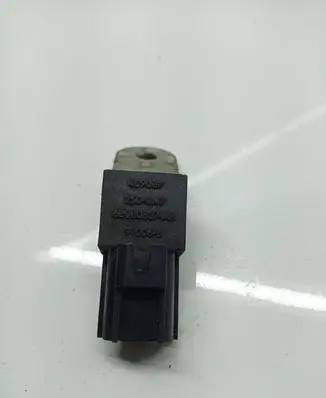 Chrysler Pacifica Combustion relay 68080837AB