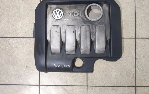 Volkswagen Golf V Engine cover (trim) 03G103925AA 03G103925AB