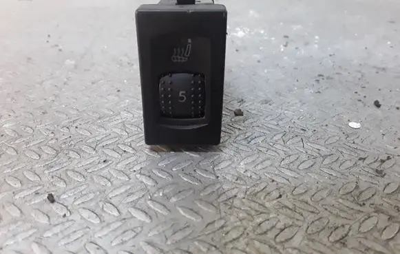 Volkswagen PASSAT B5.5 Seat heating switch 3B0963564C