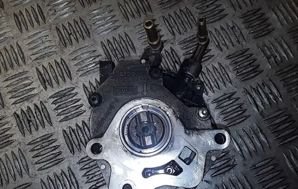 Land Rover Discovery 4 - LR4 Vacuum pump 9h2q2a451be