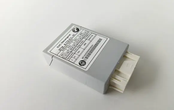 BMW 5 E60 E61 Air suspension control unit module (rear) 6770411 677041101 37146770411